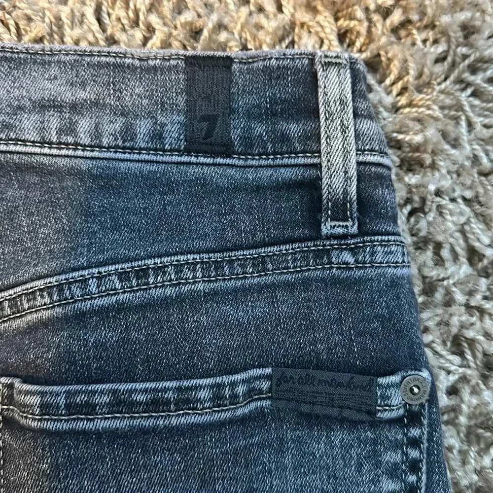 90s Grunge Rocker Feminine Boho 7 For All Mankind Gray Distressed Jean-Sz27 - Picture 8 of 8